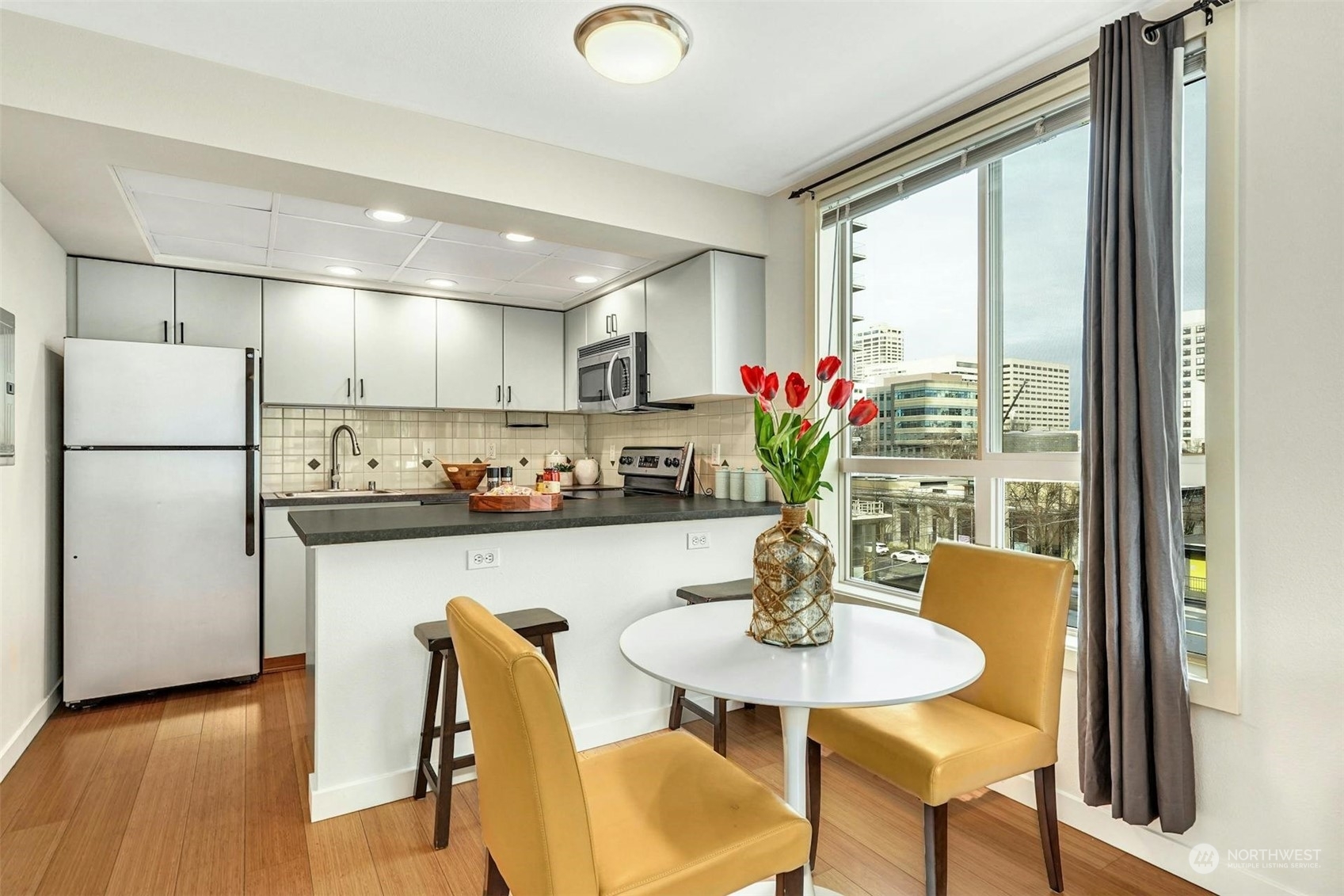 Property Photo: 905 Cherry Street 502 WA 98104
