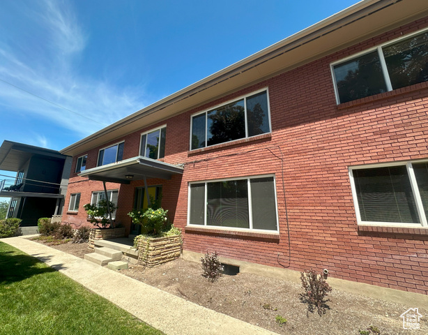 Property Photo:  35 E Hillside Ave N  UT 84103 