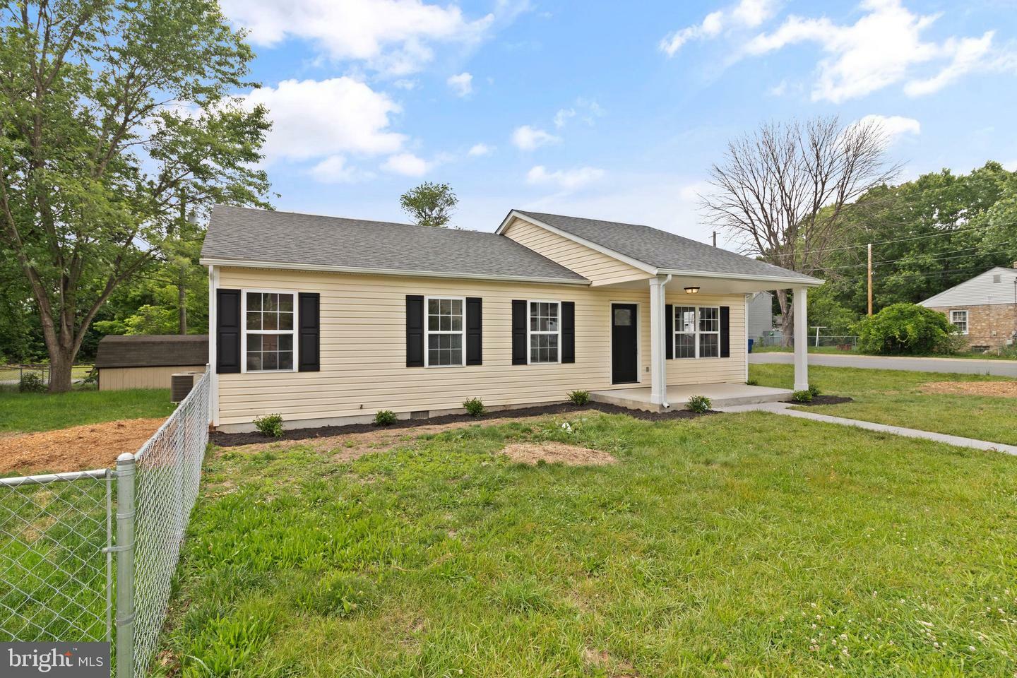 Property Photo:  900 W 13th Street  VA 22630 