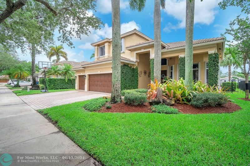 Property Photo:  2801 Oakbrook Mnr  FL 33332 