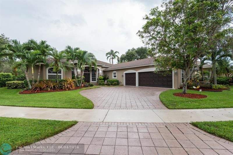 Property Photo:  3832 Oak Ridge Cir  FL 33331 