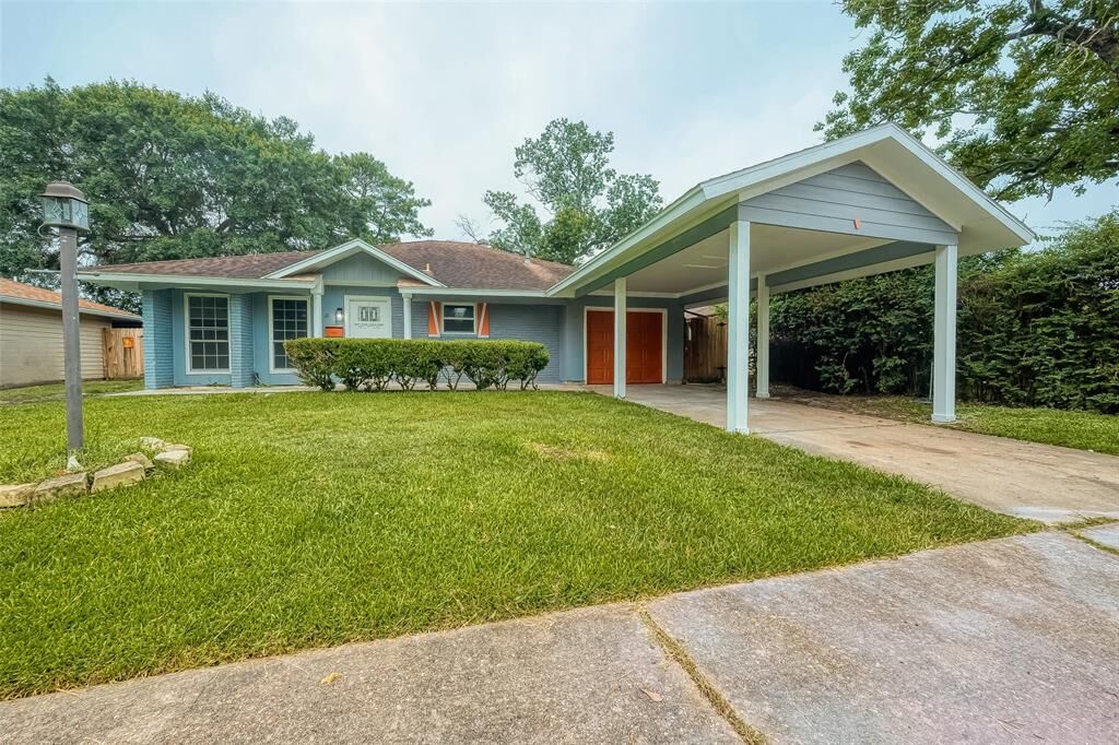 Property Photo: 9918 Caffrey Street TX 77075
