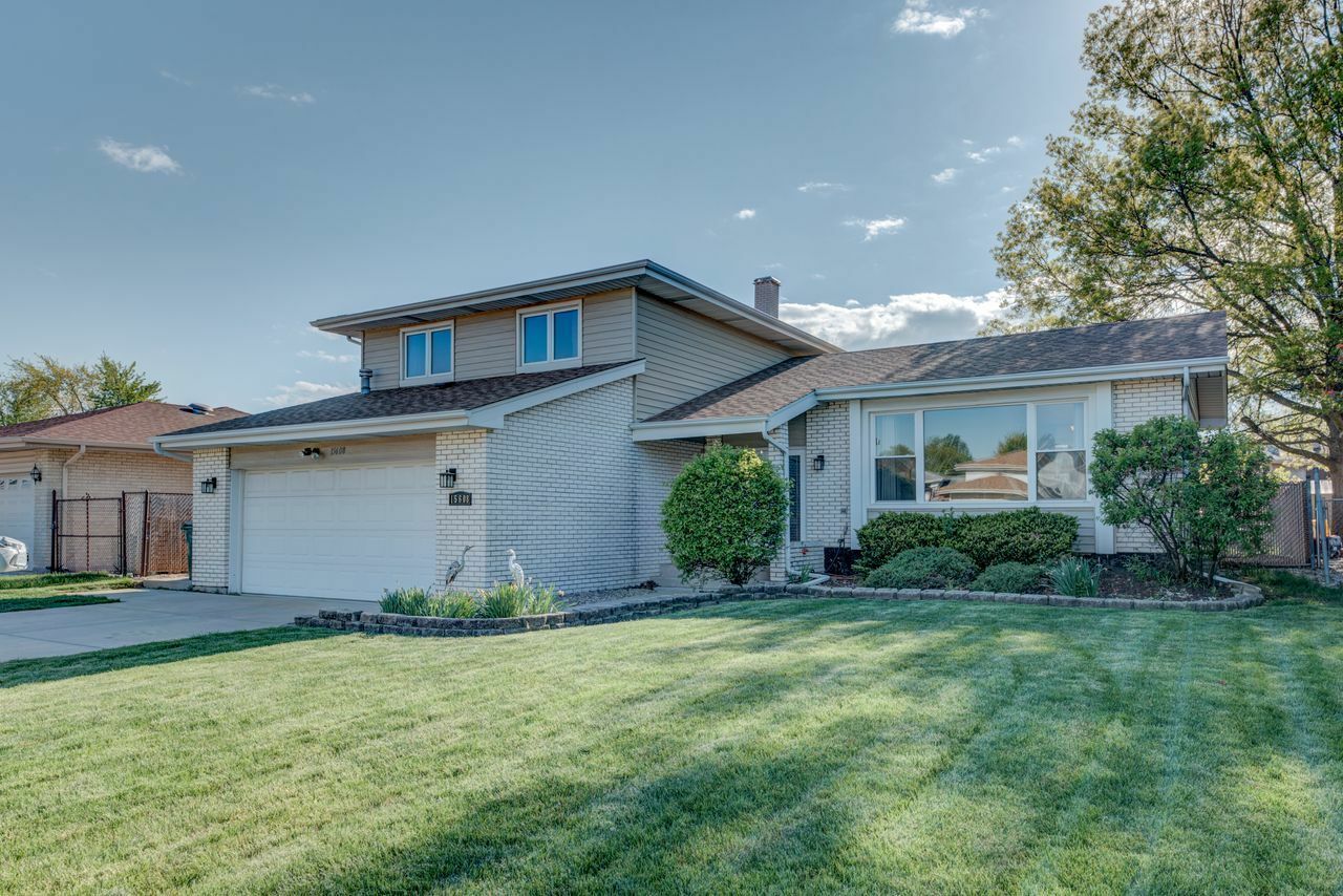 Property Photo: 15608 Rob Roy Drive IL 60452