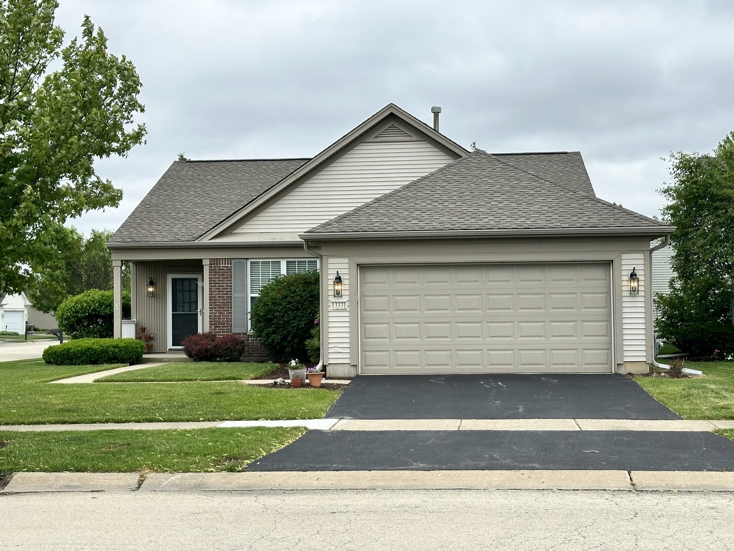 Property Photo:  13331 Green Meadow Avenue  IL 60142 