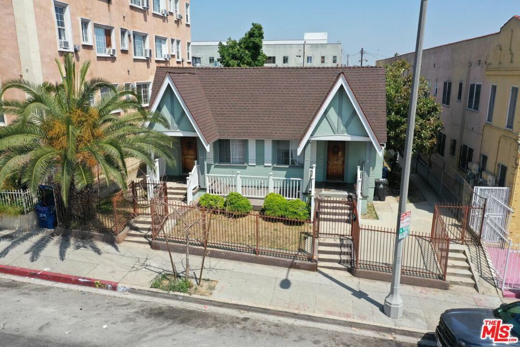 Property Photo:  142 N Soto Street  CA 90033 