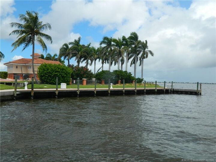 Property Photo: 1405 NE Indian River Drive 22 FL 34957