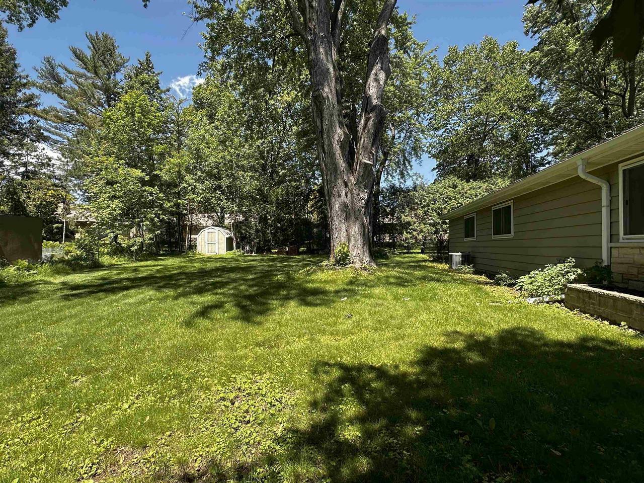 Property Photo:  915 Martin Drive  WI 54449 