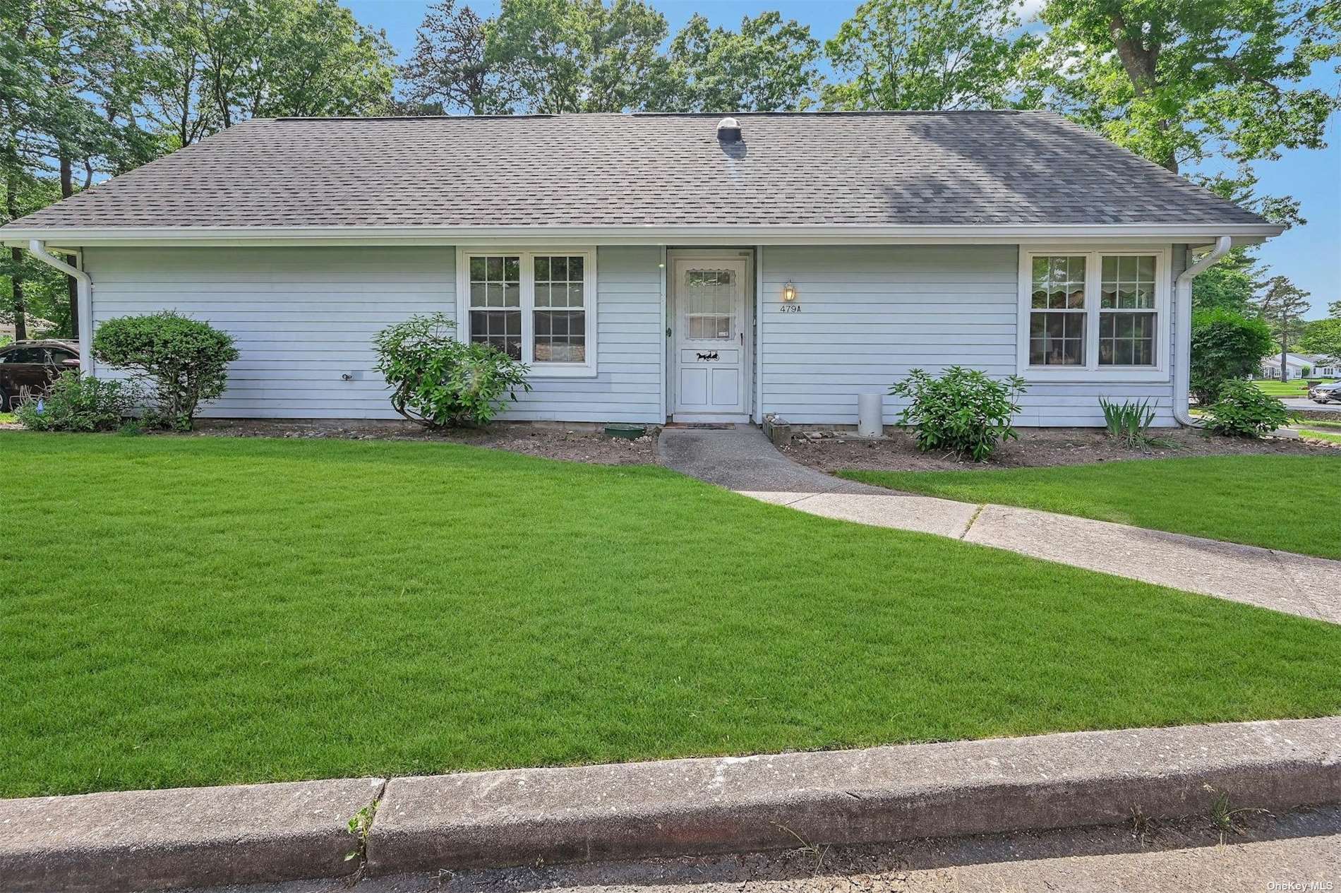 Property Photo:  479 Fairway Court A  NY 11961 