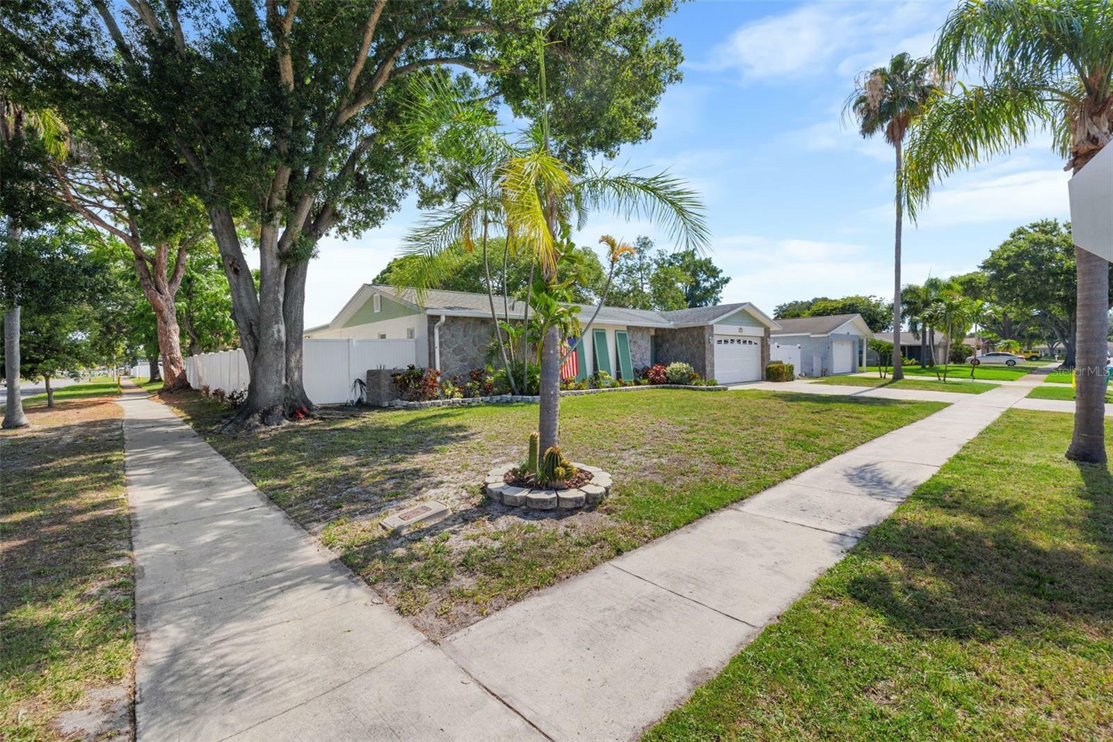 Property Photo:  9295 78th Avenue N  FL 33777 