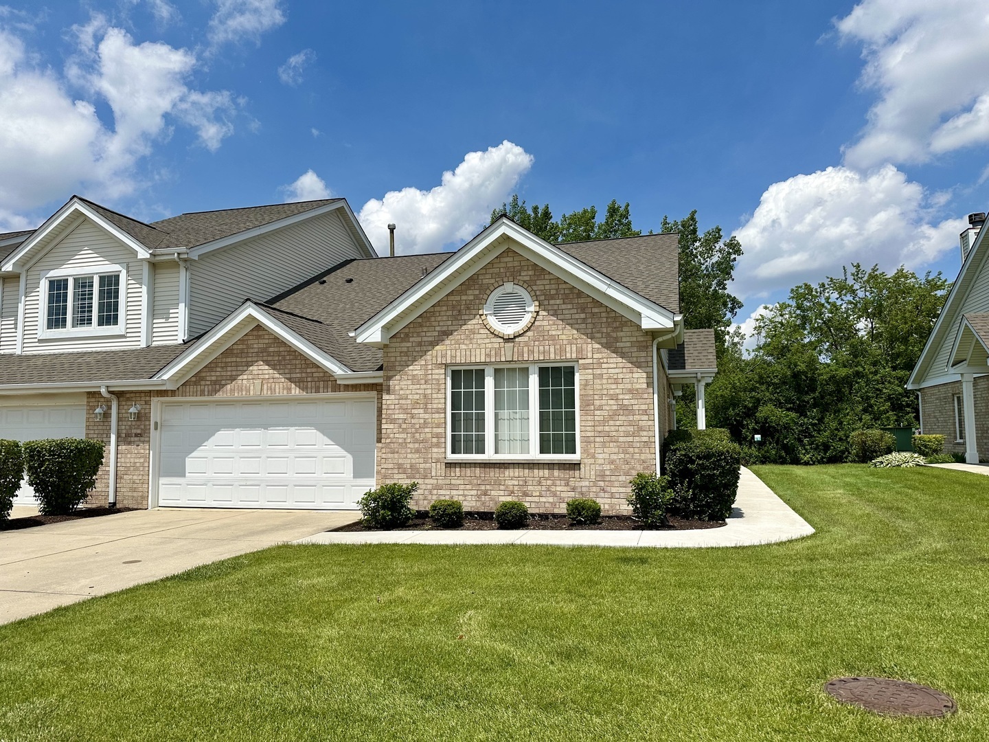 Property Photo: 5528 Foxwoods Drive IL 60453