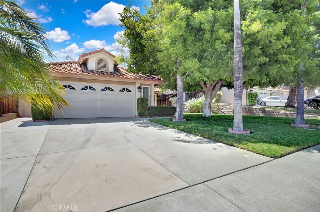 Property Photo: 39377 San Thomas Court CA 92562