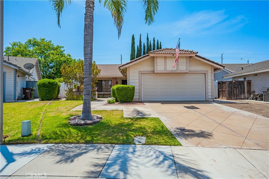 Property Photo:  27571 Cabrillo Drive  CA 92586 