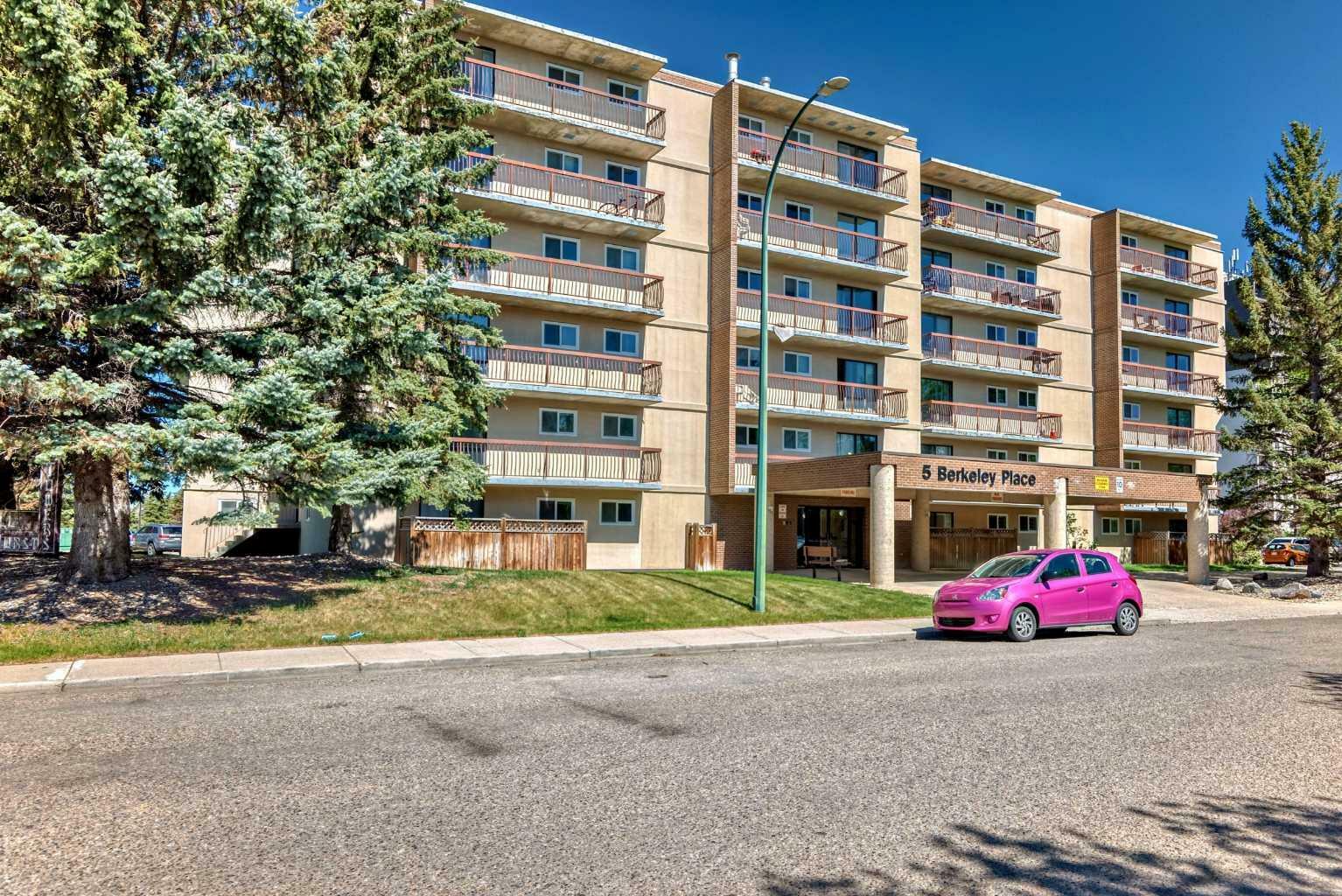 Property Photo: 5 Berkeley Place W 218 AB T1K 5M9