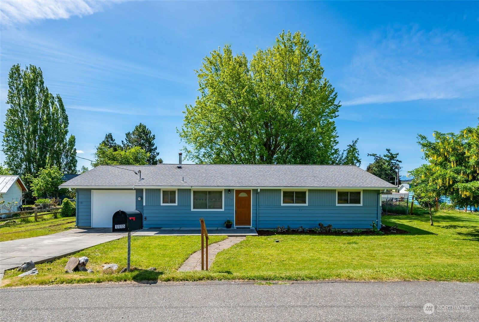 Property Photo:  1115 Forest Glen Road  WA 98277 