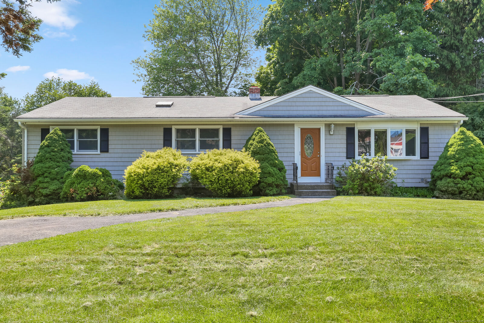 Property Photo:  15 High Meadow Road  CT 06611 
