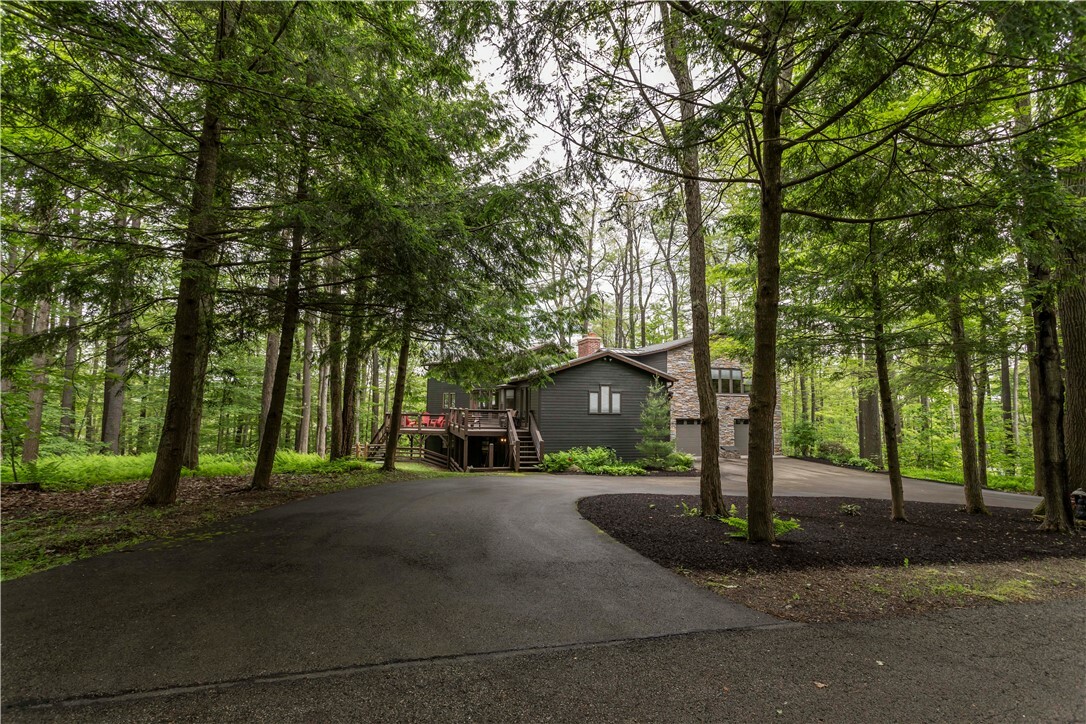 Property Photo:  410 Imperial Rd  PA 15502 