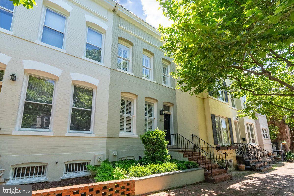 Property Photo:  1653 34th Street NW  DC 20007 