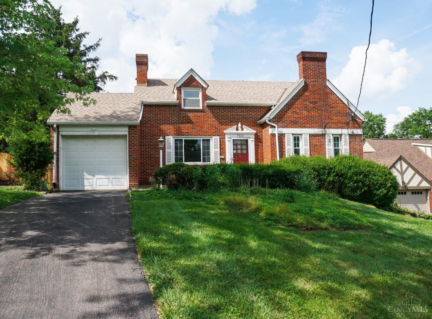 Property Photo: 7523 Kirtley Drive OH 45236