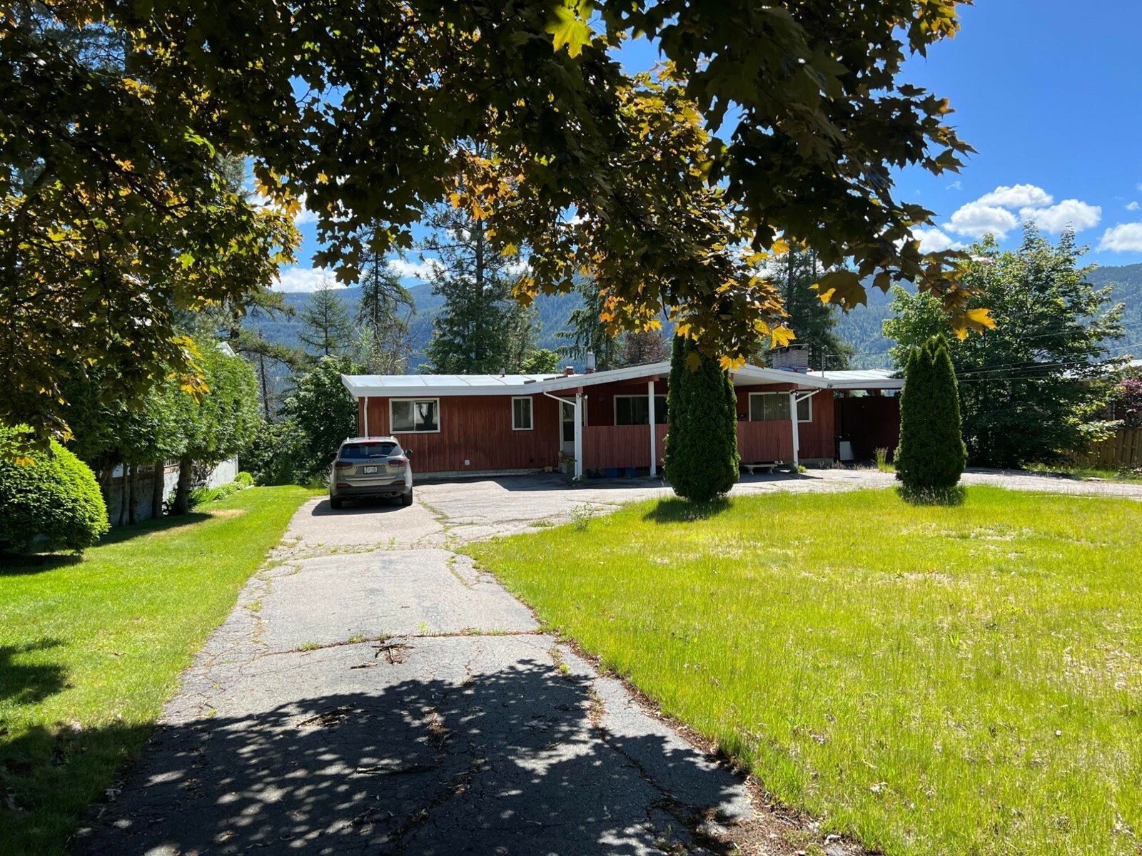 2517 9th Avenue  Castlegar BC V1N 2Y7 photo