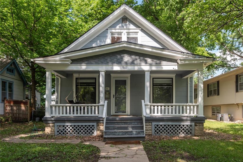Property Photo:  911 Missouri Street  KS 66044 
