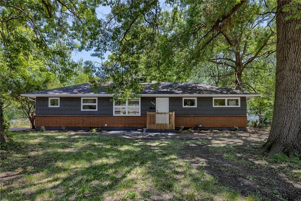 Property Photo: 11509 Belmont Avenue MO 64134