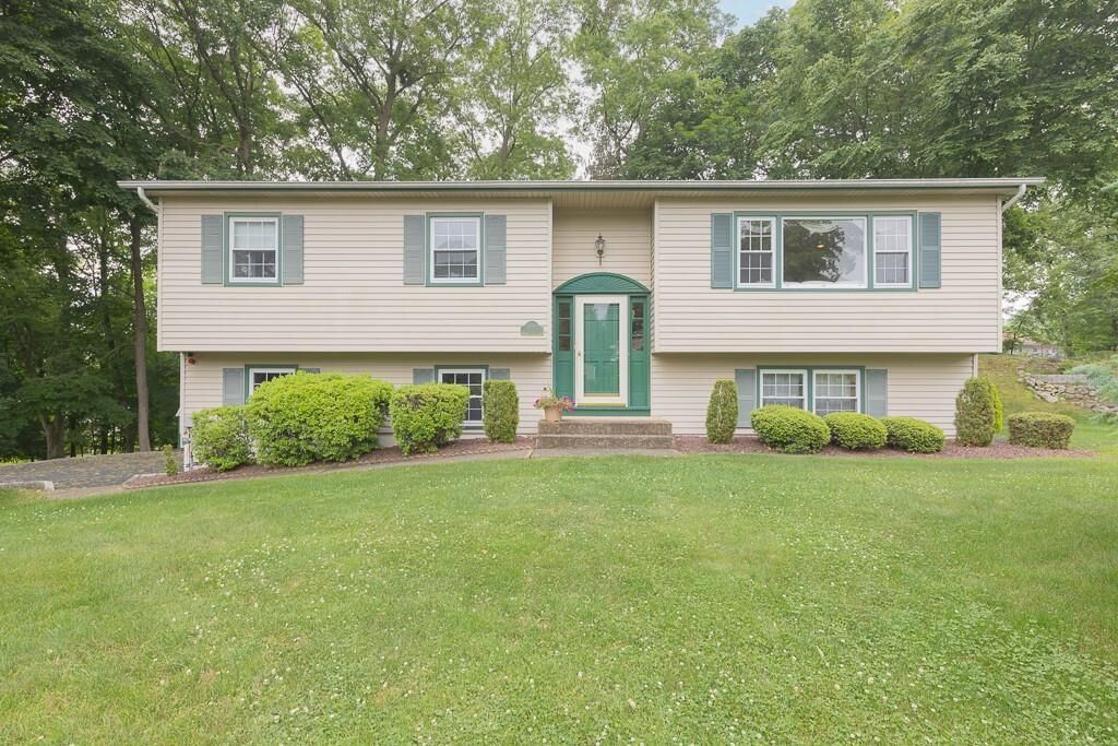 Property Photo:  11 Gurran Drive  NY 10980 