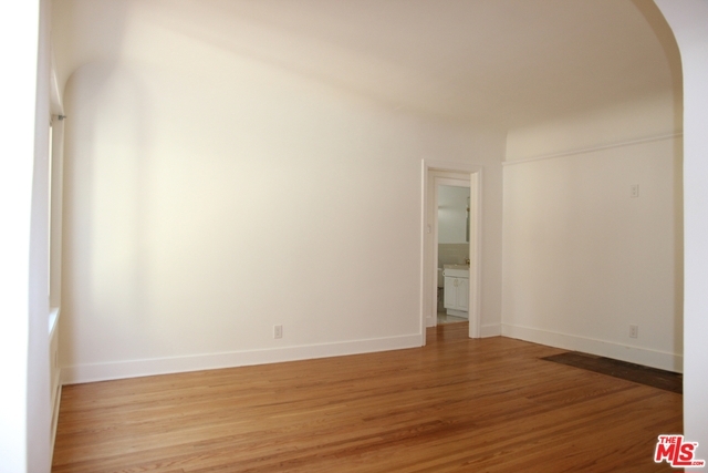 Property Photo:  2039 Kelton Avenue  CA 90025 