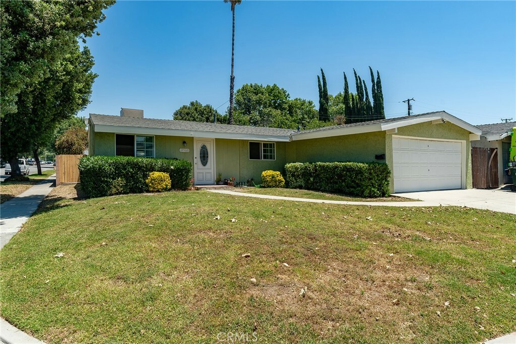 Property Photo:  27568 Esterbrook Avenue  CA 91351 