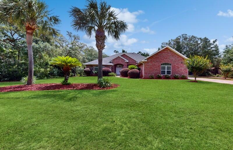 Property Photo:  2708 Muirfield Drive  FL 32566 