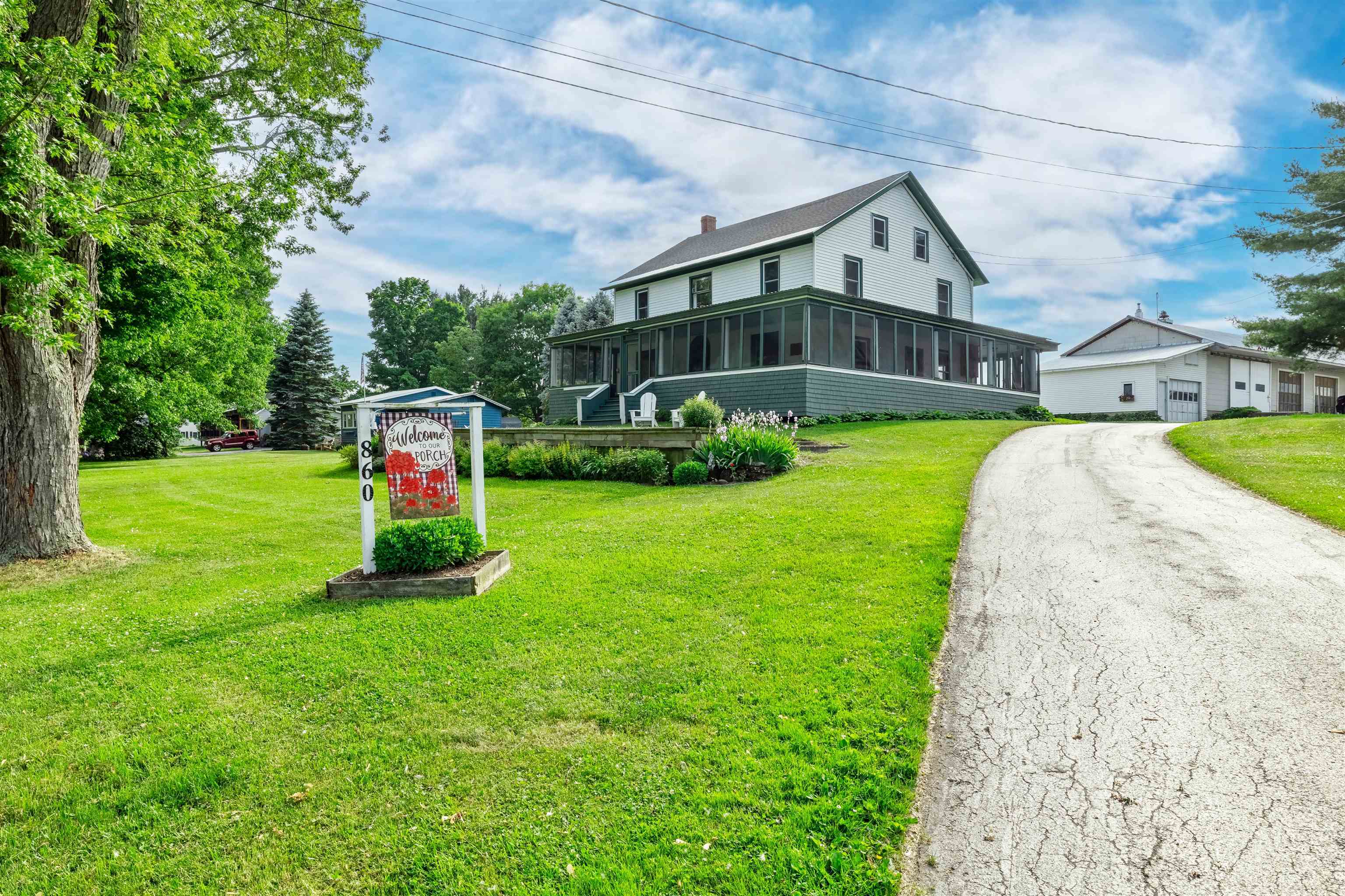 Property Photo: 860 Hathaway Point Road VT 05478