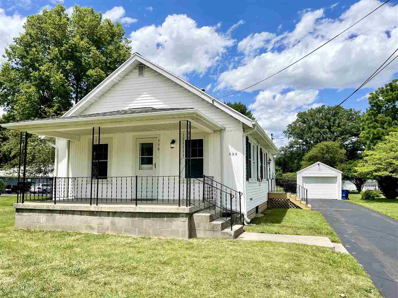 Property Photo:  530 NW L Street  IN 47374 