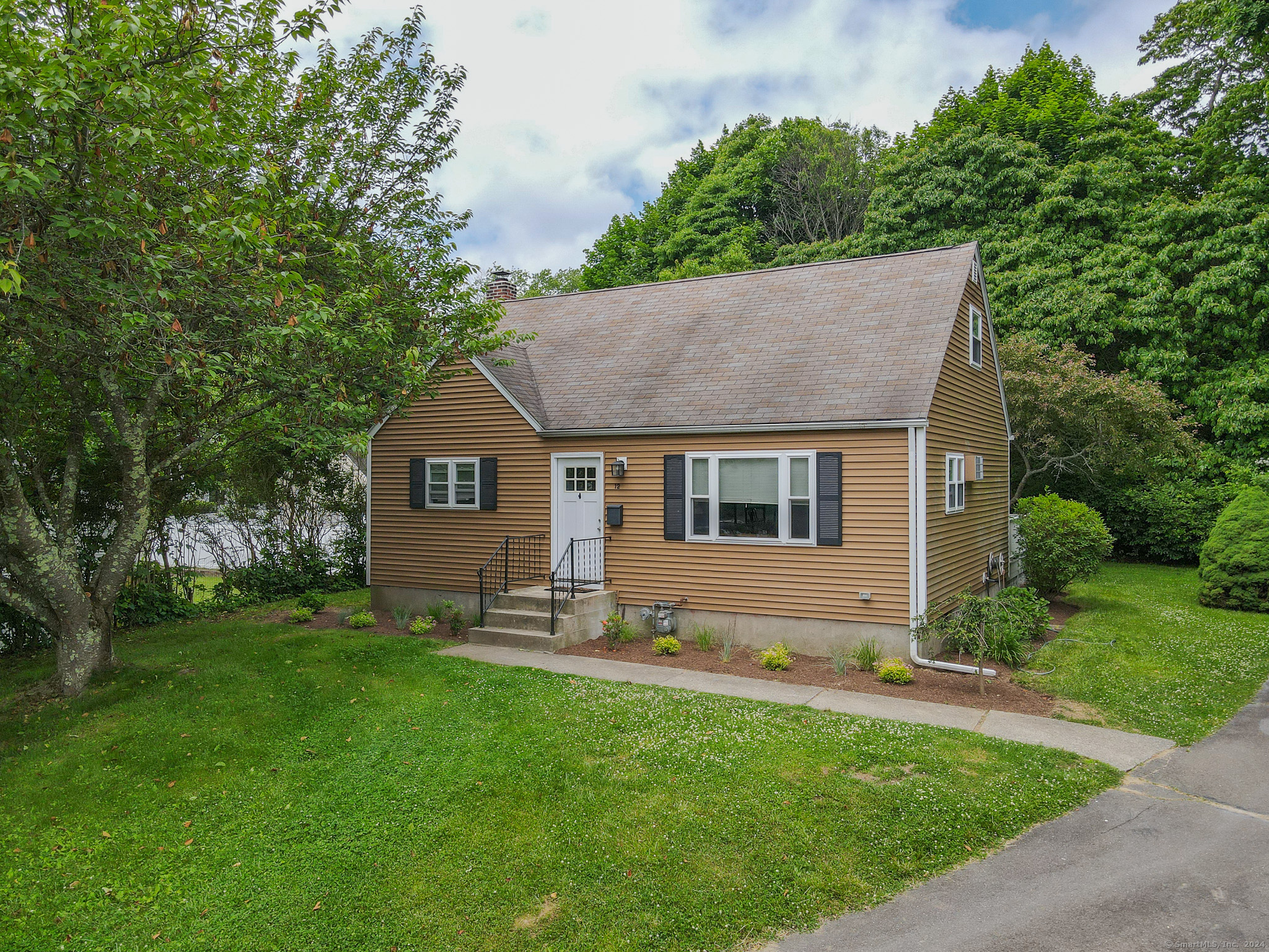 Property Photo: 12 Corona Circle CT 06460