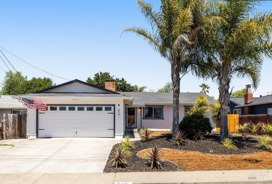 Property Photo:  529 Albert Way  CA 94954 