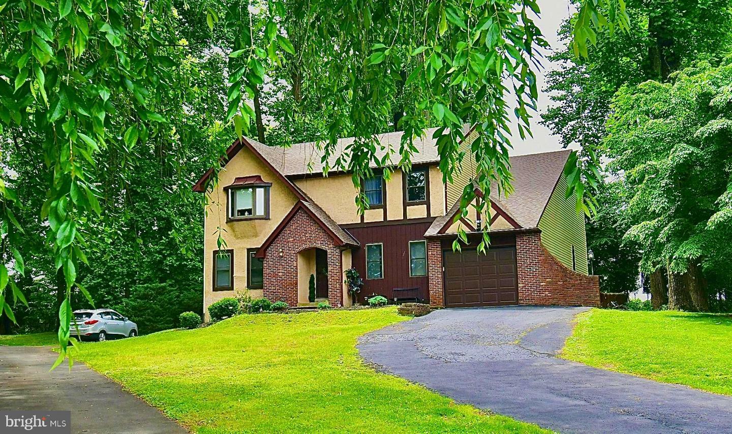 Property Photo:  808 Green Ridge Circle  PA 19053 