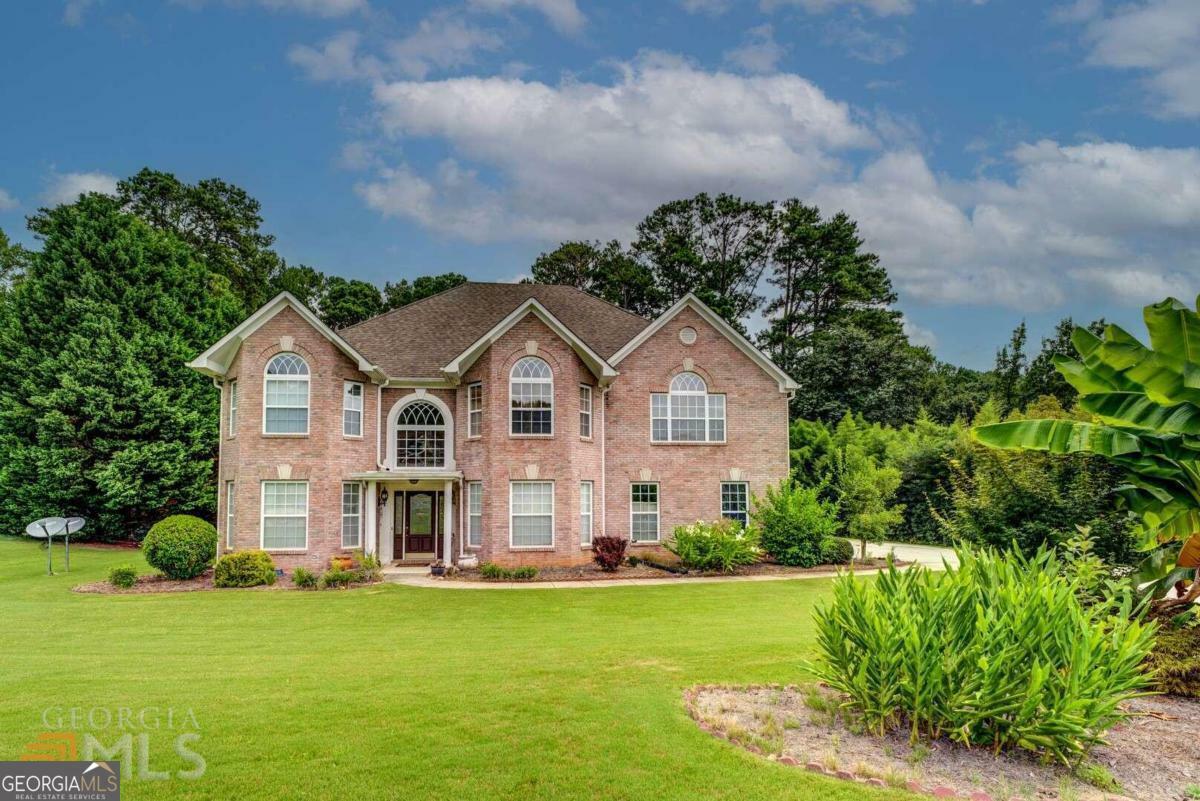 Property Photo: 8932 Emerald Glen Lane GA 30236