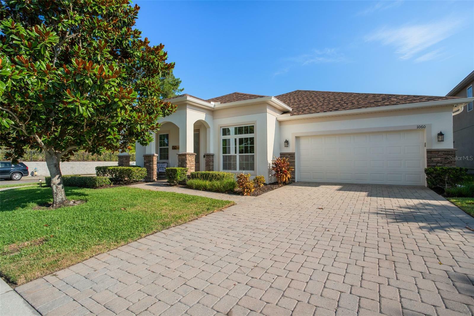 Property Photo:  1060 Vinsetta Circle  FL 34787 