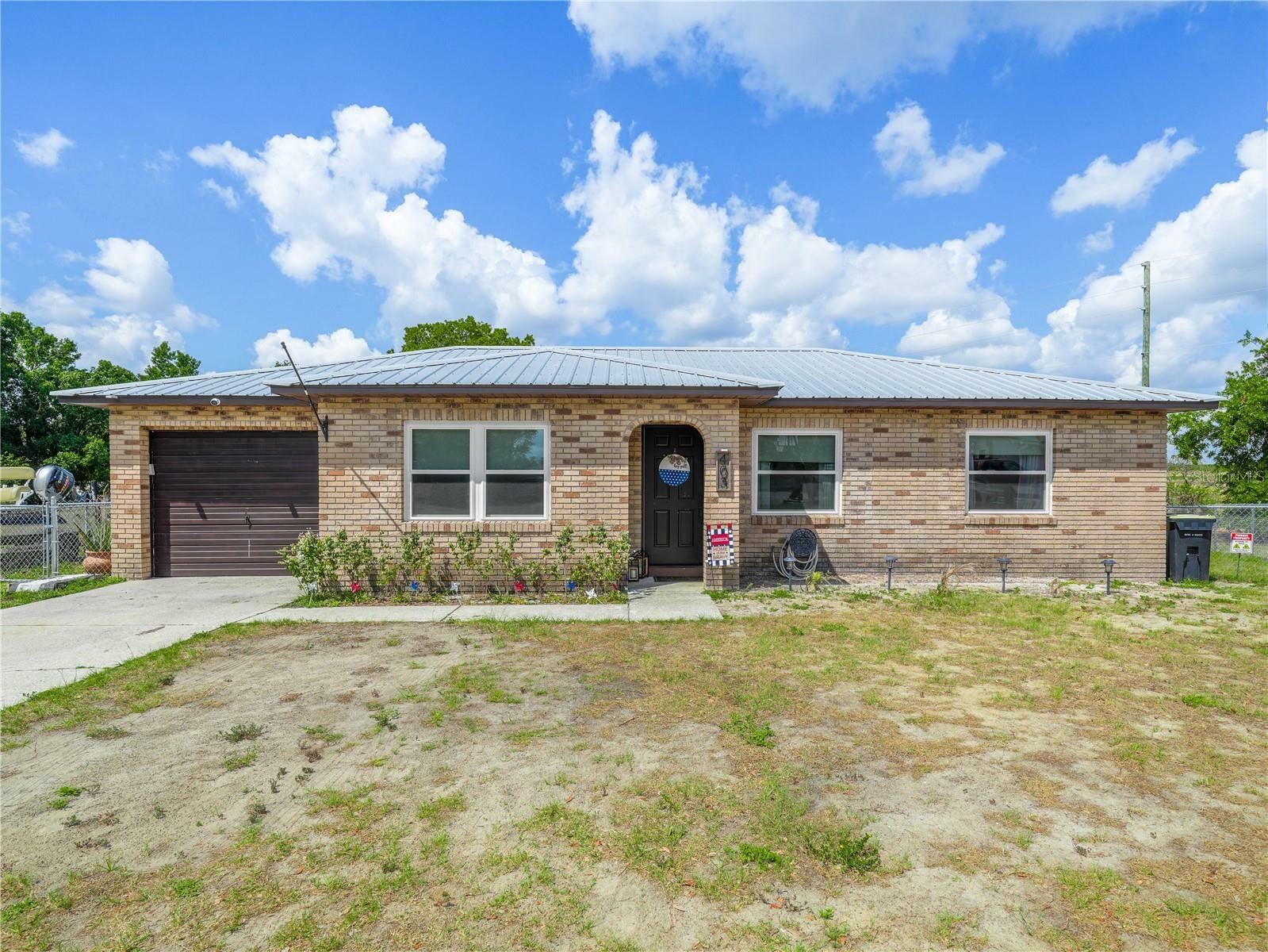 Property Photo: 403 Webber Court FL 33827