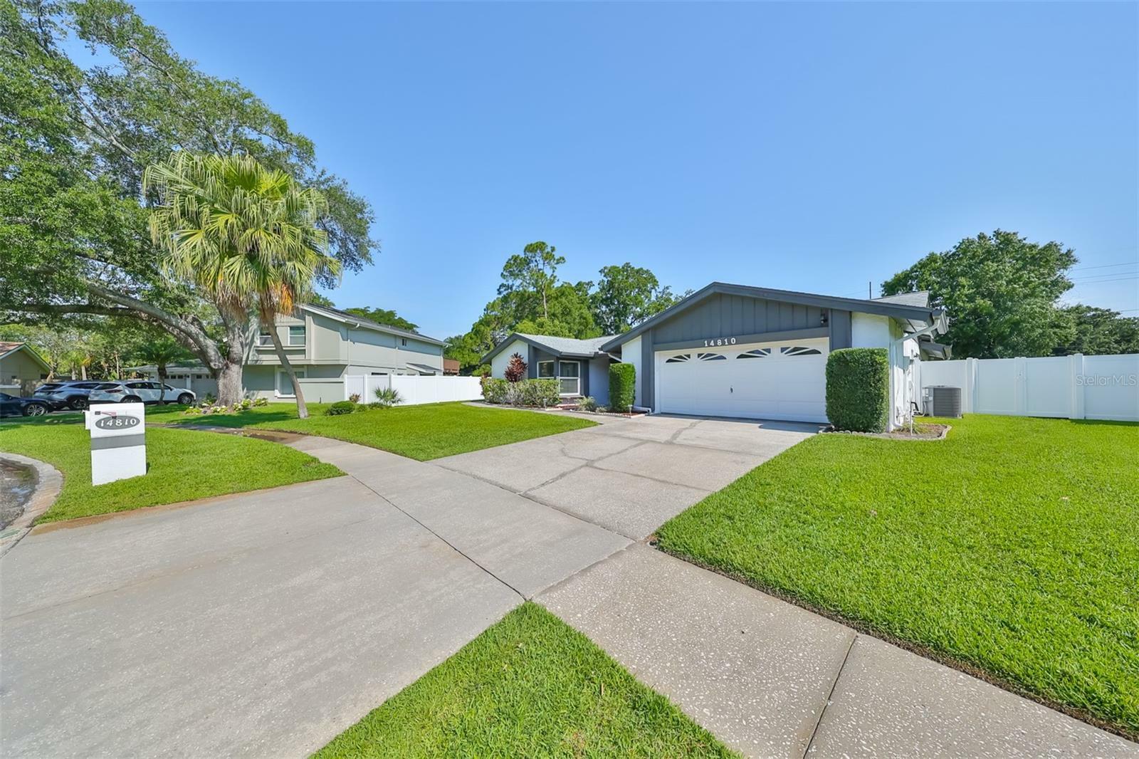 Property Photo:  14810 Dartmoor Lane  FL 33624 