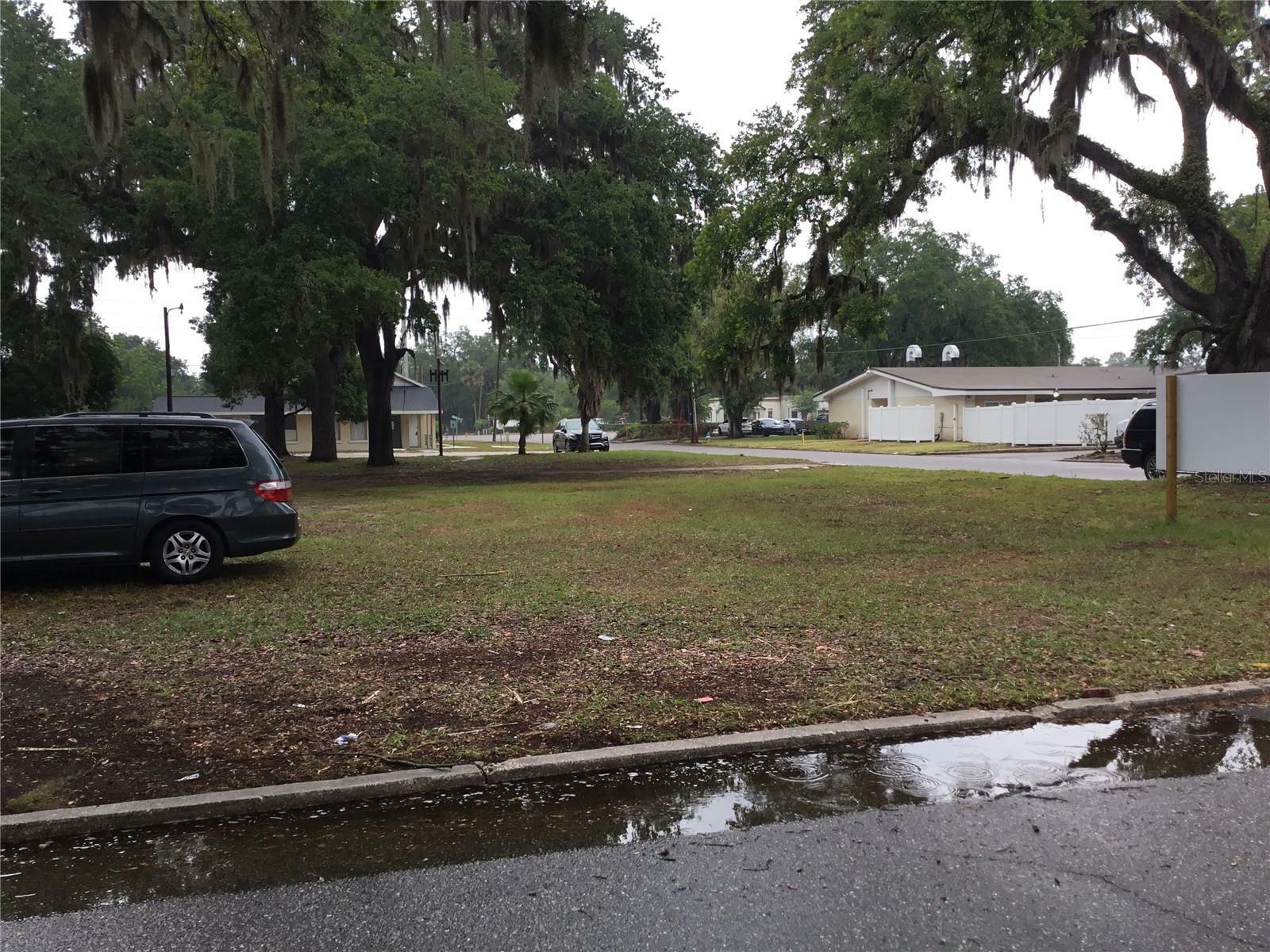 Property Photo:  520 20th Street E  FL 34208 