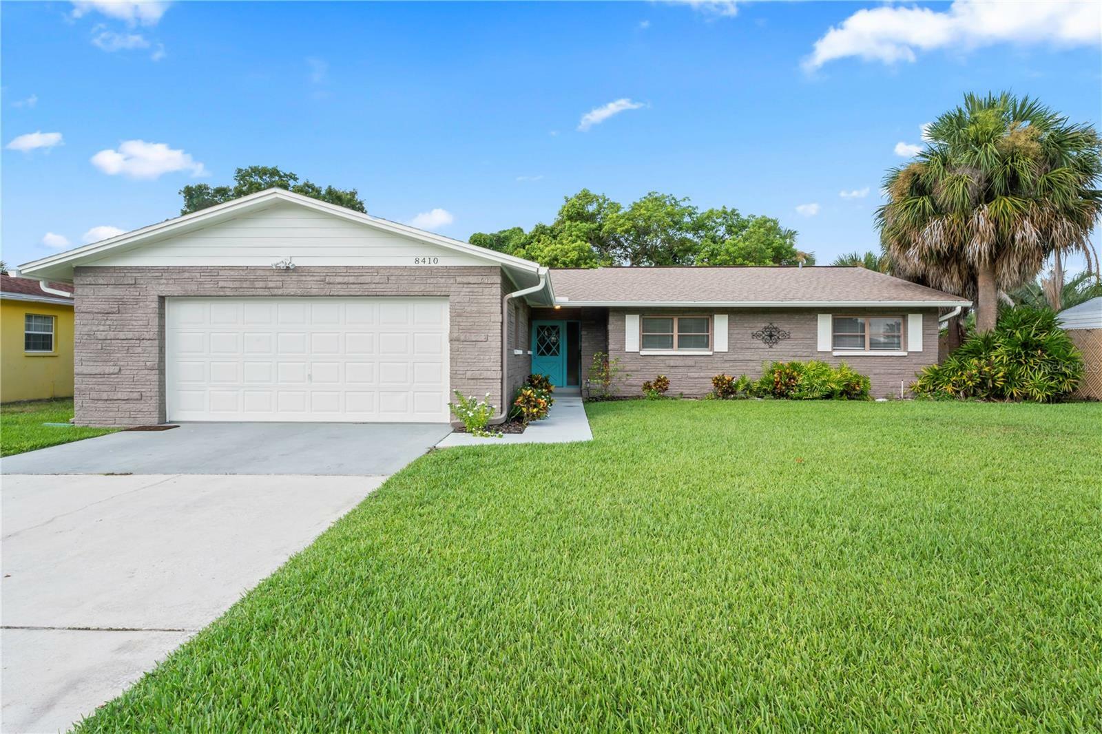 Property Photo:  8410 Flagstone Drive  FL 33615 