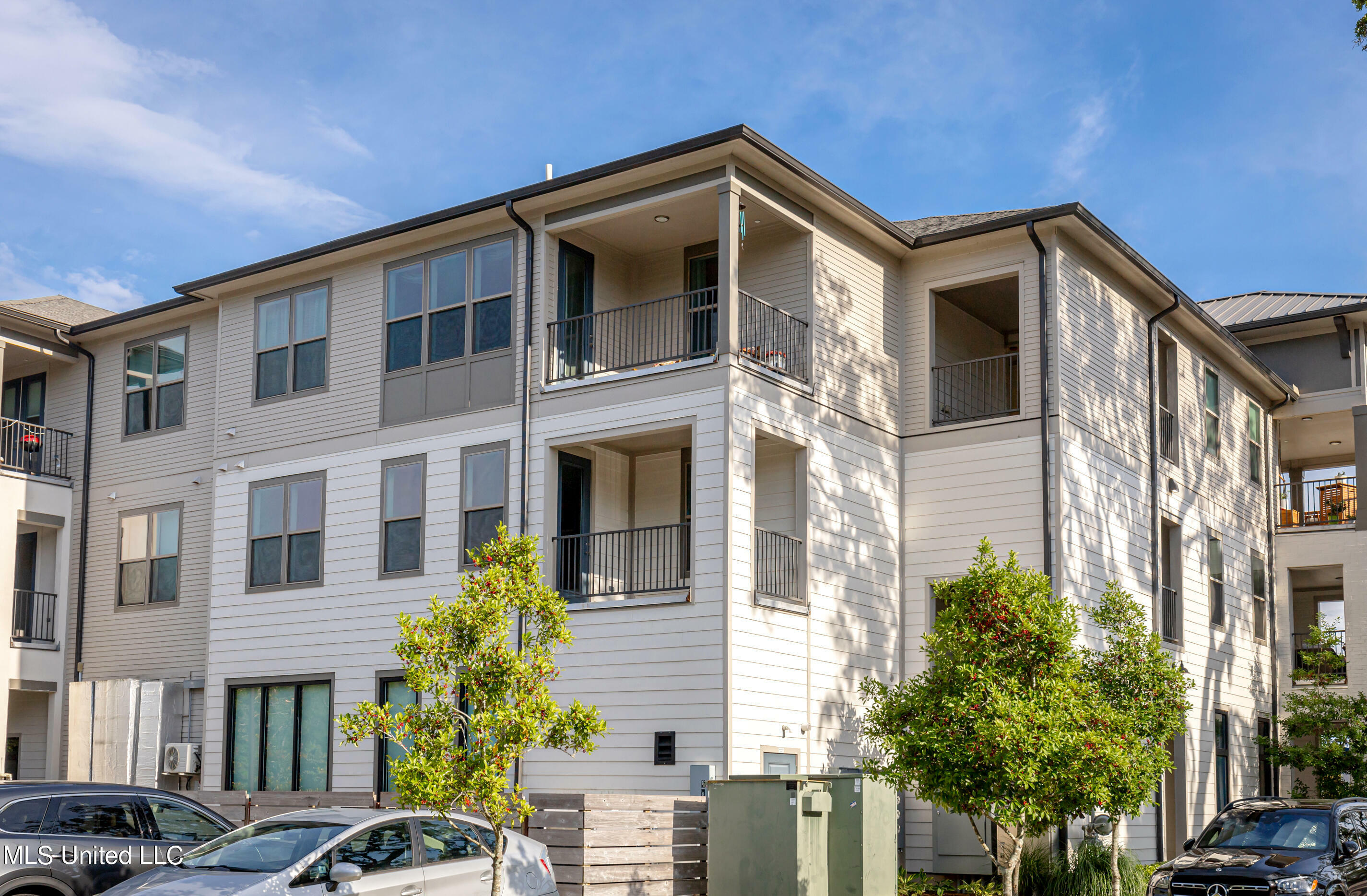 Property Photo:  2501 Bienville Boulevard  MS 39564 