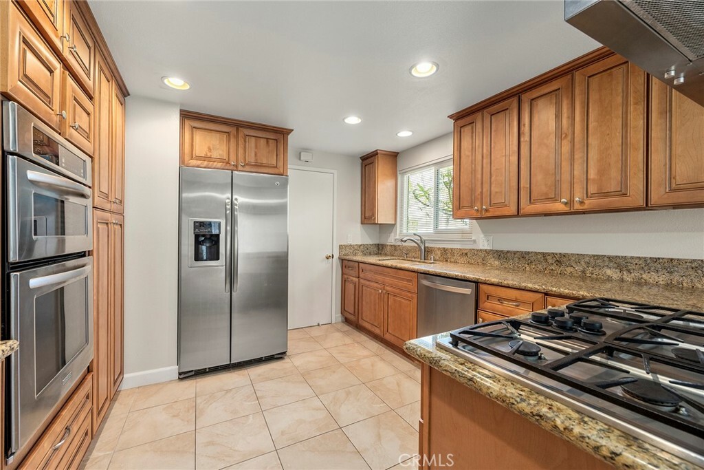 Property Photo:  926 S Chantilly Street  CA 92806 