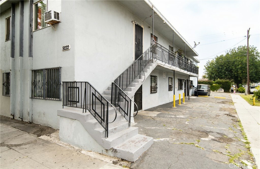 Property Photo:  9222 S San Pedro Street  CA 90003 