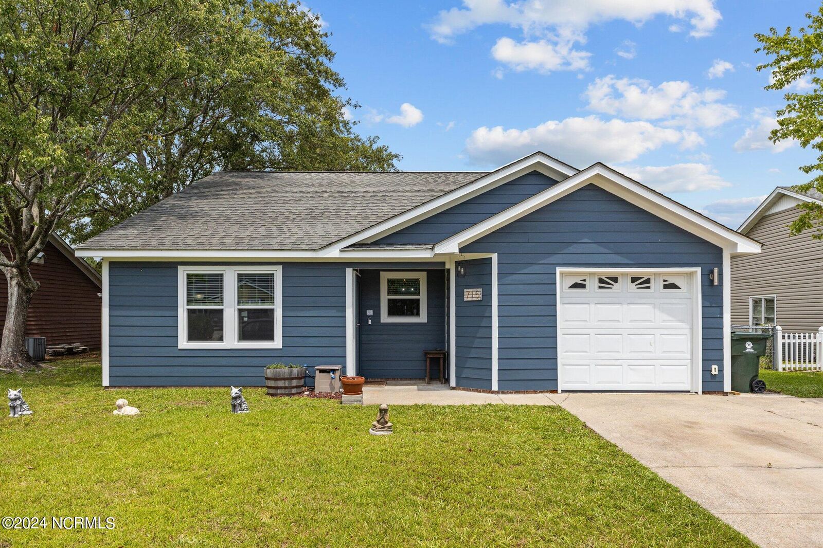 Property Photo: 715 Windy Trail NC 28570