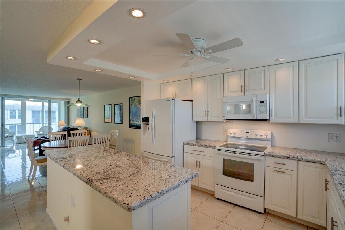 Property Photo:  2006 S Federal Highway G407  FL 33435 