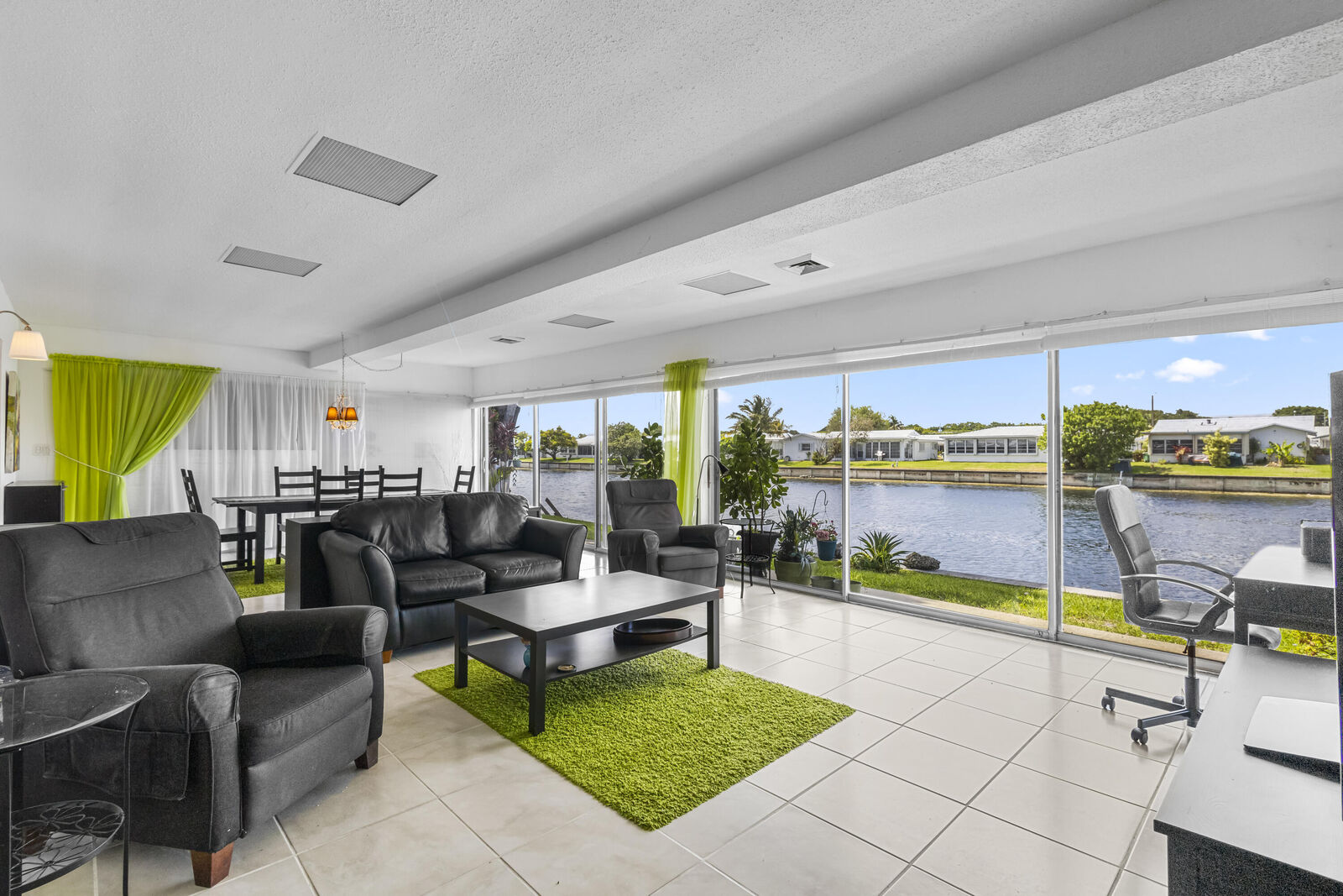 Property Photo: 8201 NW 58 Place FL 33321