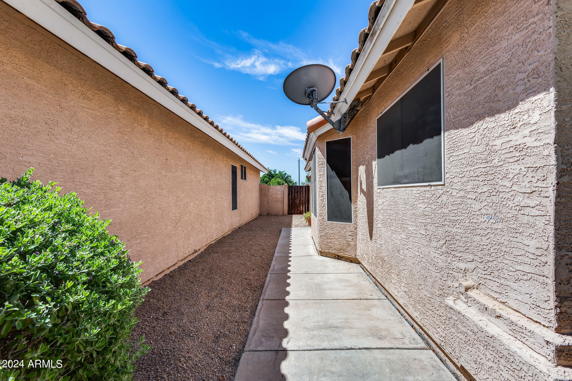 Property Photo:  7931 W Laurel Lane  AZ 85345 