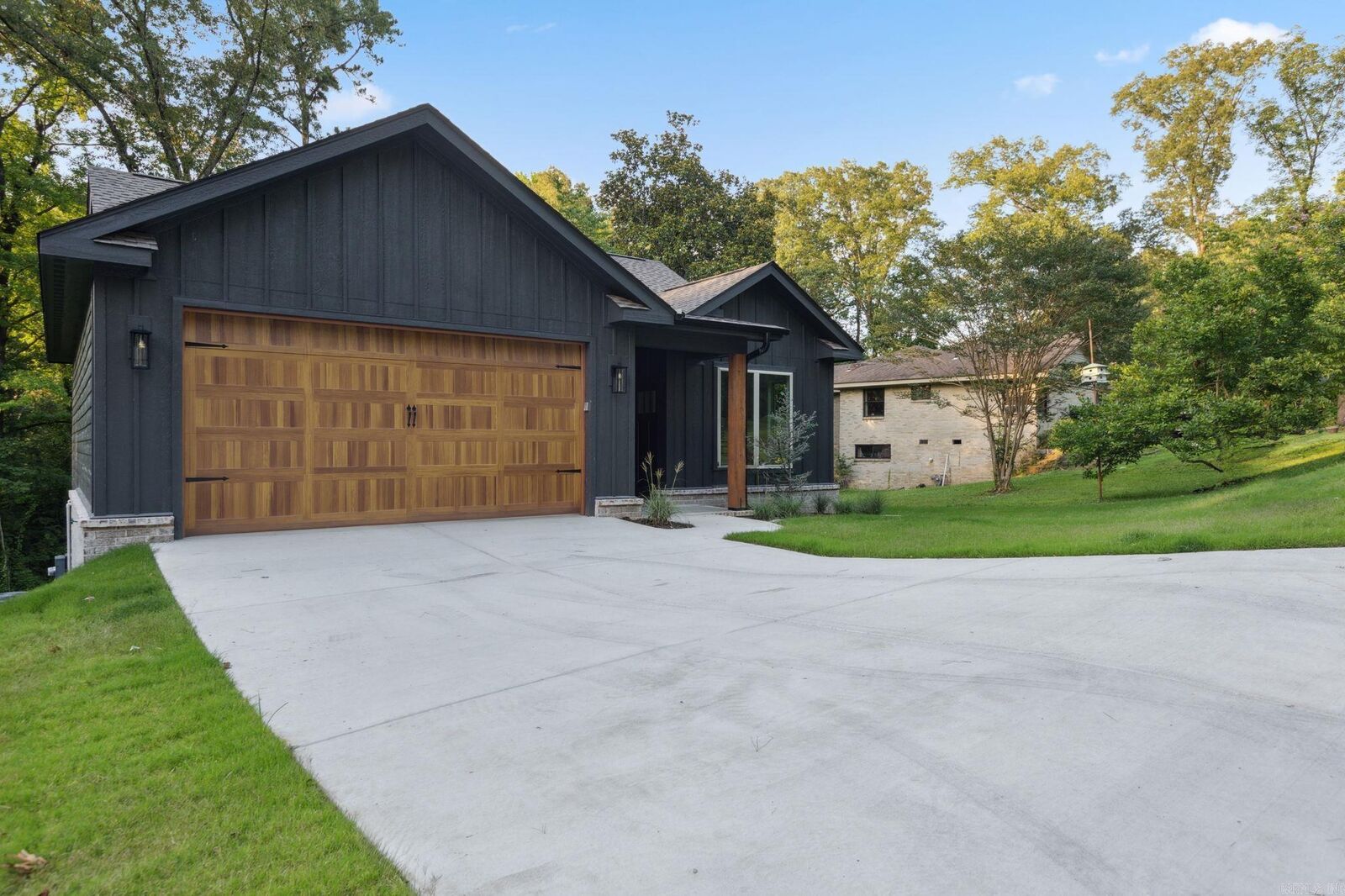 Property Photo:  907 Grapevine Street  AR 72015 
