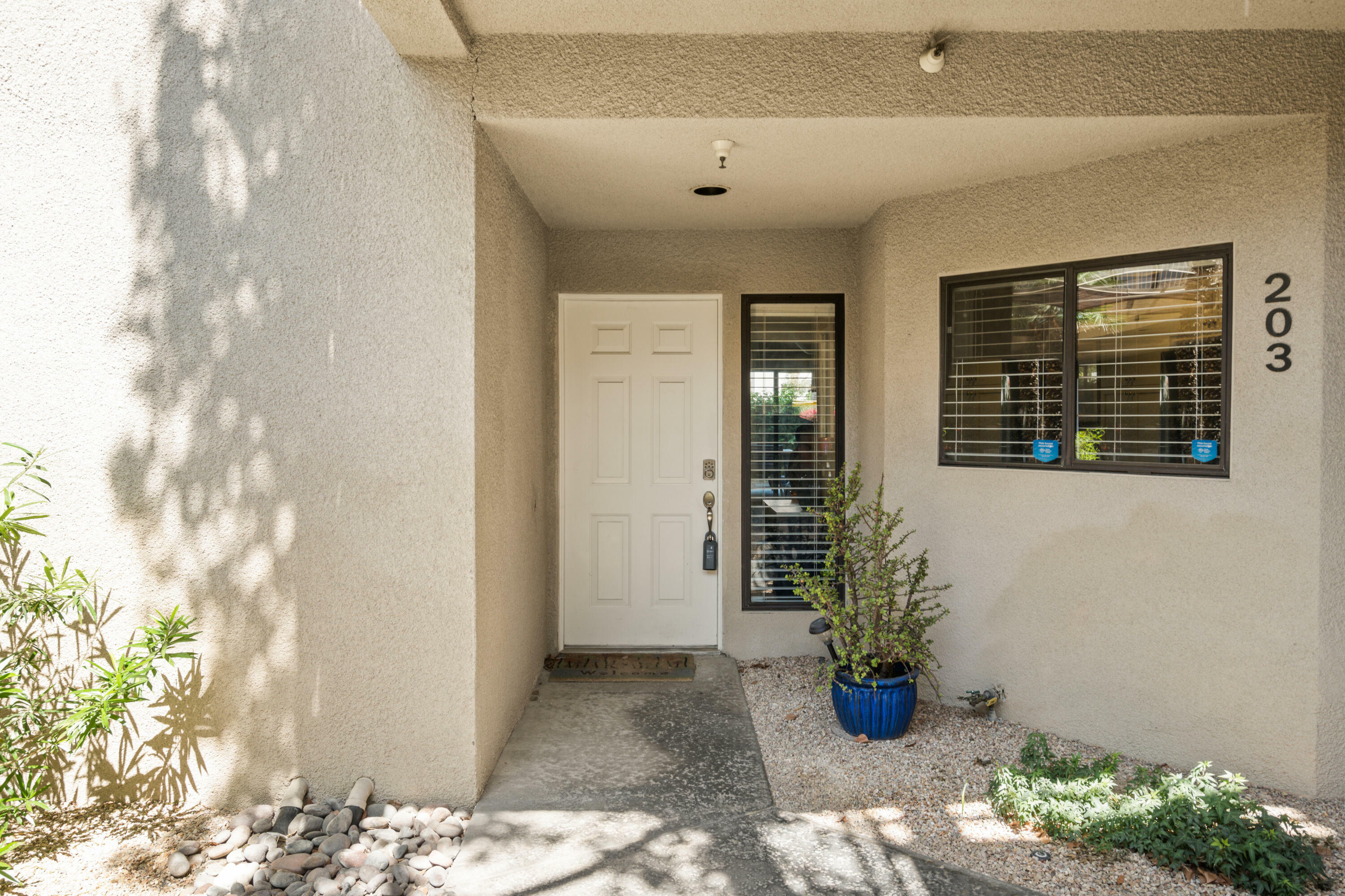 Property Photo:  255 S Avenida Caballeros 203  CA 92262 