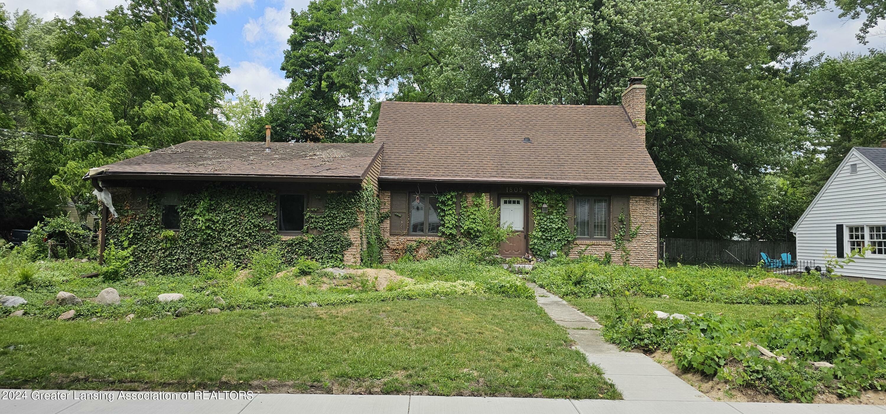 Property Photo:  1809 Linden Street  MI 48823 